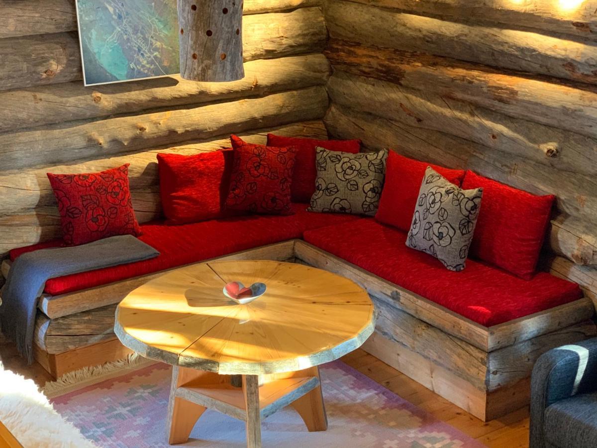 Logwood Chalet 洛斯托 外观 照片